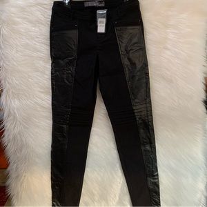 GUESS Motto pants Jet Black color with faux leather - Size 6 - NWT